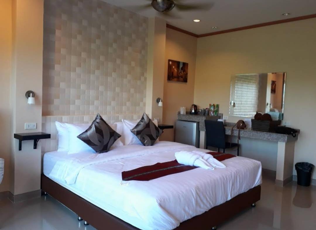4 Palms Resort Bang Sare Exterior foto