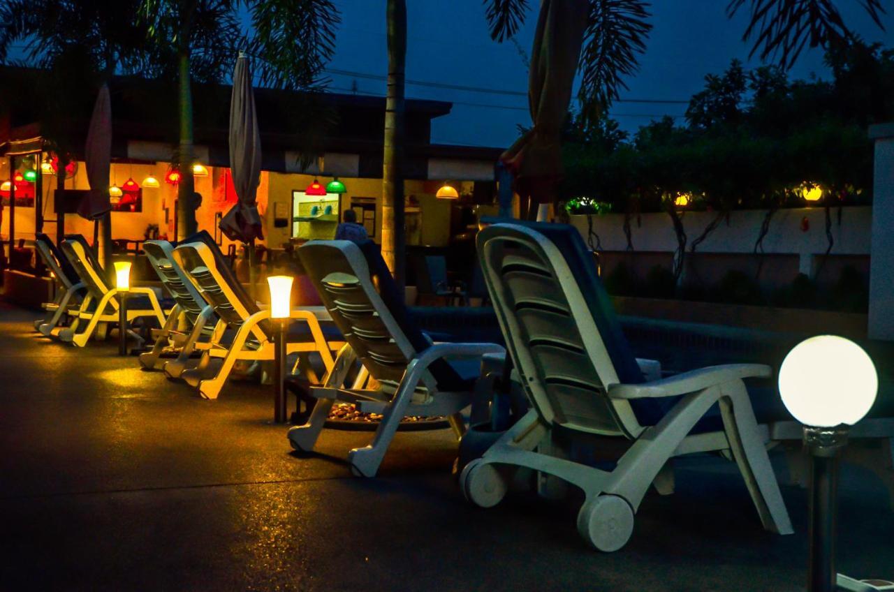 4 Palms Resort Bang Sare Exterior foto